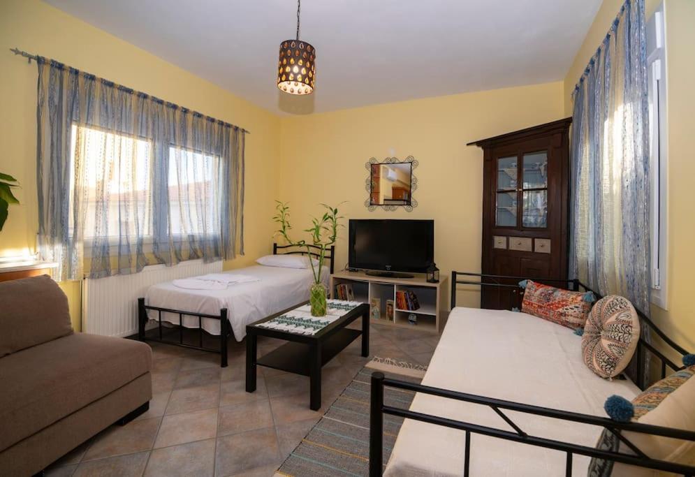 Μάνια Apartment Pythagoreio Exterior photo